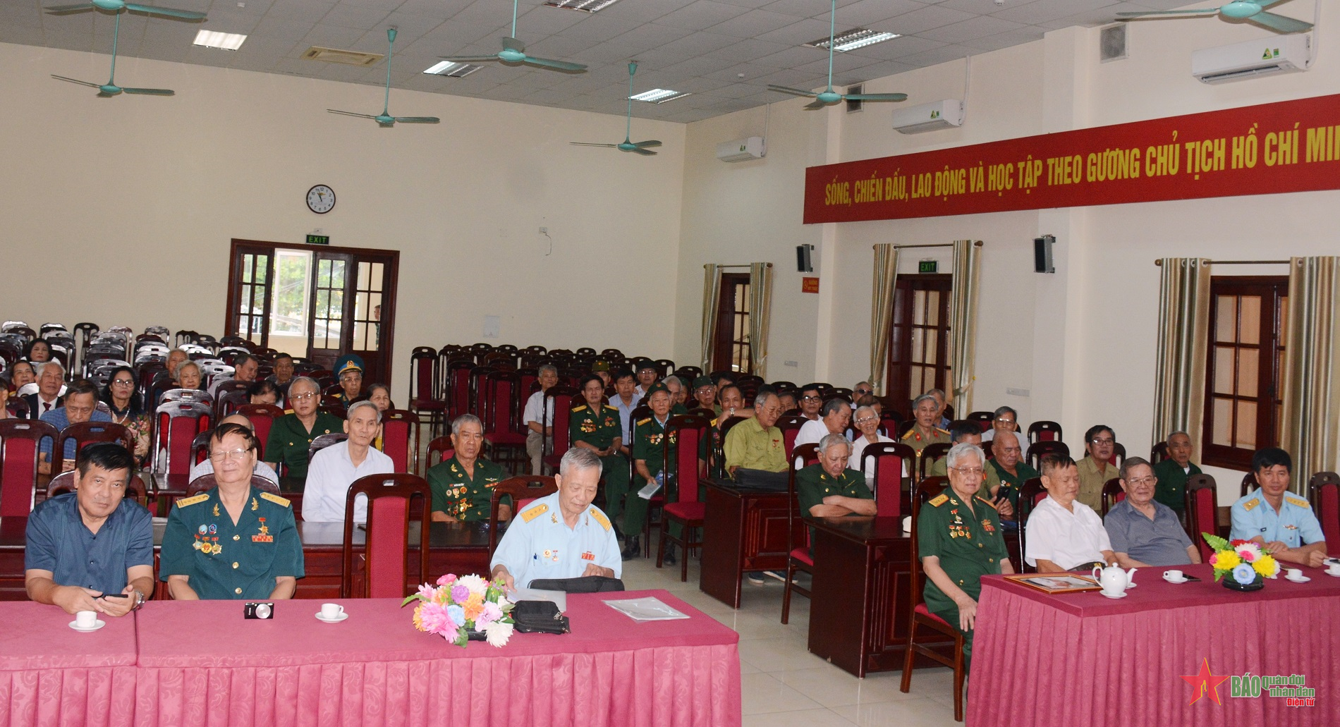 Gặp mặt Ban liên lạc bạn chiến đấu Lữ đoàn Pháo phòng không 226